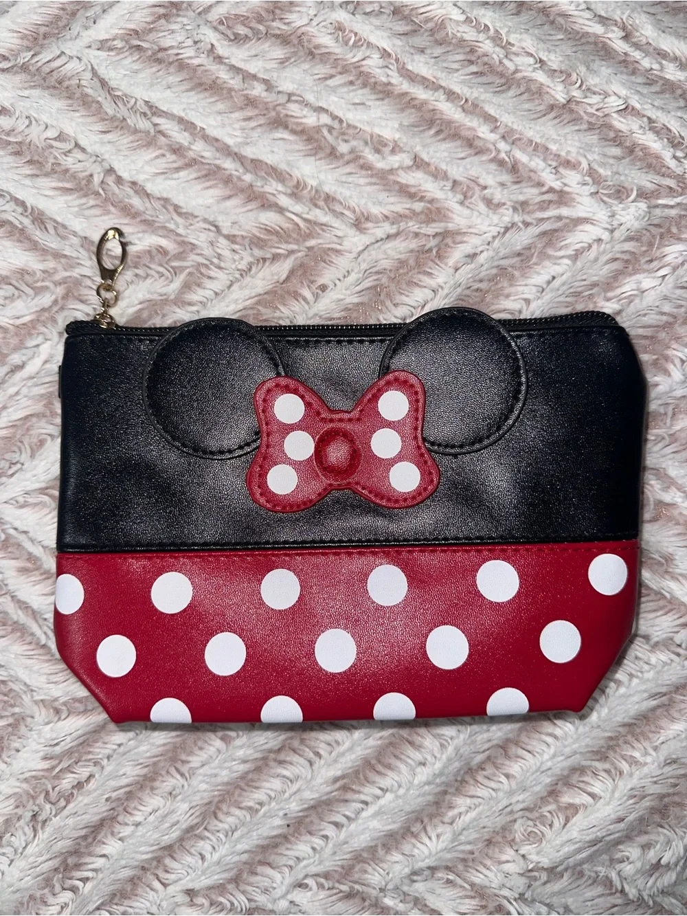 Minie Mouse Polka Dot Bow Wristlet Clutch in Black & Red